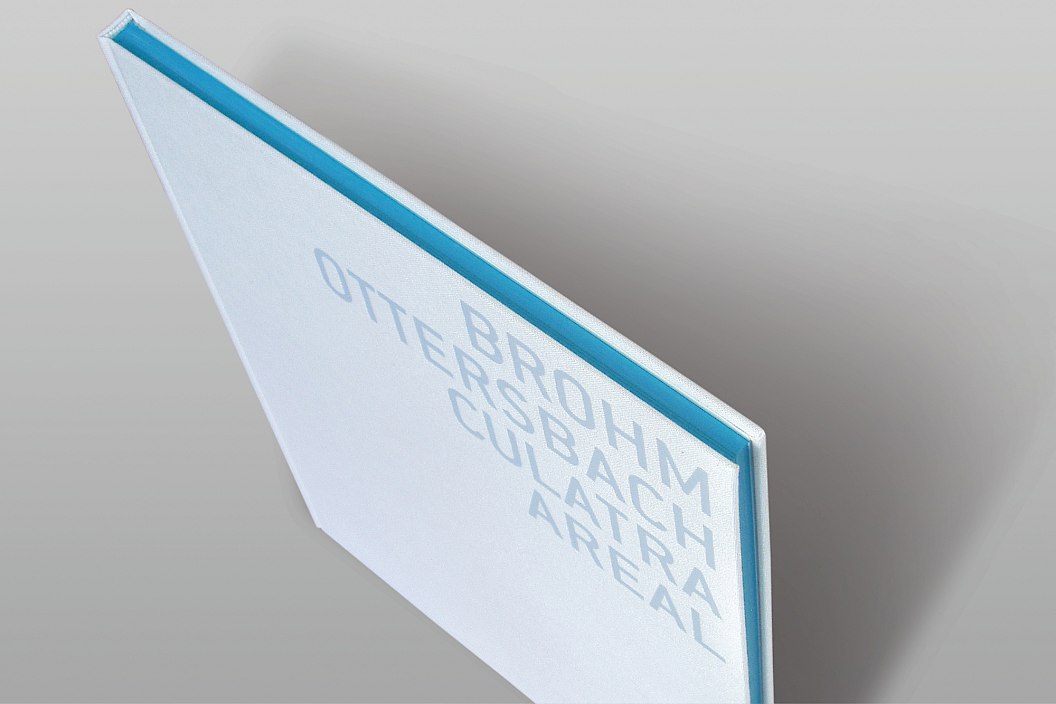 Brohm | Ottersbach | Ganzgewebeband mit blauem Schnitt Steidl Verlag | Design | Buchgestaltung | Sehsam | Leipzig | Designagentur | Markenagentur | Kreativagentur | Grafikdesign | Corporate Design | Corporate Identity | Markenstrategie | Markendesign | Markenanwendung | Gestaltung