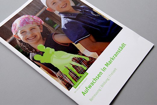 Stadt Markranstädt | Familien Broschüre | Sehsam | Leipzig | Designagentur | Markenagentur | Kreativagentur | Grafikdesign | Corporate Design | Corporate Identity | Markenstrategie | Markendesign | Markenanwendung | Gestaltung