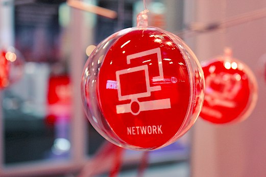 Detailaufnahme Mobilee mit Piktogrammen | Gateprotect | Messestand | Marke im Raum | Sehsam | Leipzig | Designagentur | Markenagentur | Kreativagentur | Grafikdesign | Corporate Design | Corporate Identity | Markenstrategie | Markendesign | Markenanwendung | Gestaltung