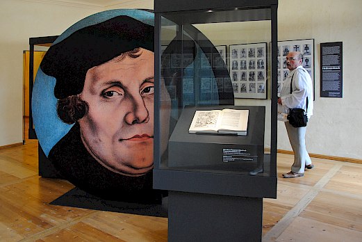 Cranach Haus Wittenberg | Austellung | Konzeption | Marke im Raum | Sehsam | Leipzig | Designagentur | Markenagentur | Kreativagentur | Grafikdesign | Corporate Design | Corporate Identity | Markenstrategie | Markendesign | Markenanwendung | Gestaltung