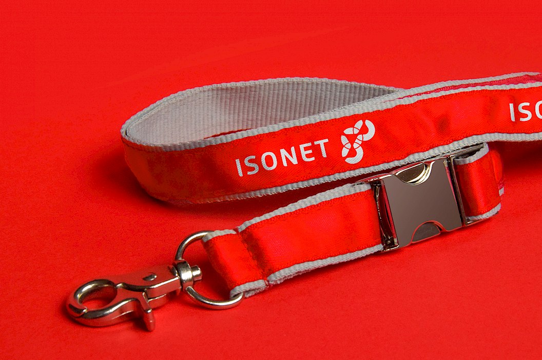 Isonet AG | Merchandising | Werbemittel | Schlüsselanhänger | Sehsam | Leipzig | Designagentur | Markenagentur | Kreativagentur | Grafikdesign | Corporate Design | Corporate Identity | Markenstrategie | Markendesign | Markenanwendung | Gestaltung